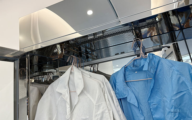 KLC' s Dust-Free Wardrobes